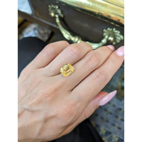 5.10 Ct. Yellow Sapphire from Ceylon (Sri Lanka) Life Style