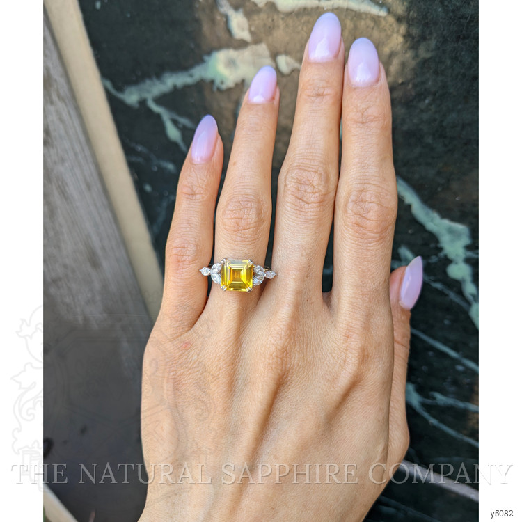 4.06 Ct. Yellow Sapphire from Ceylon (Sri Lanka)