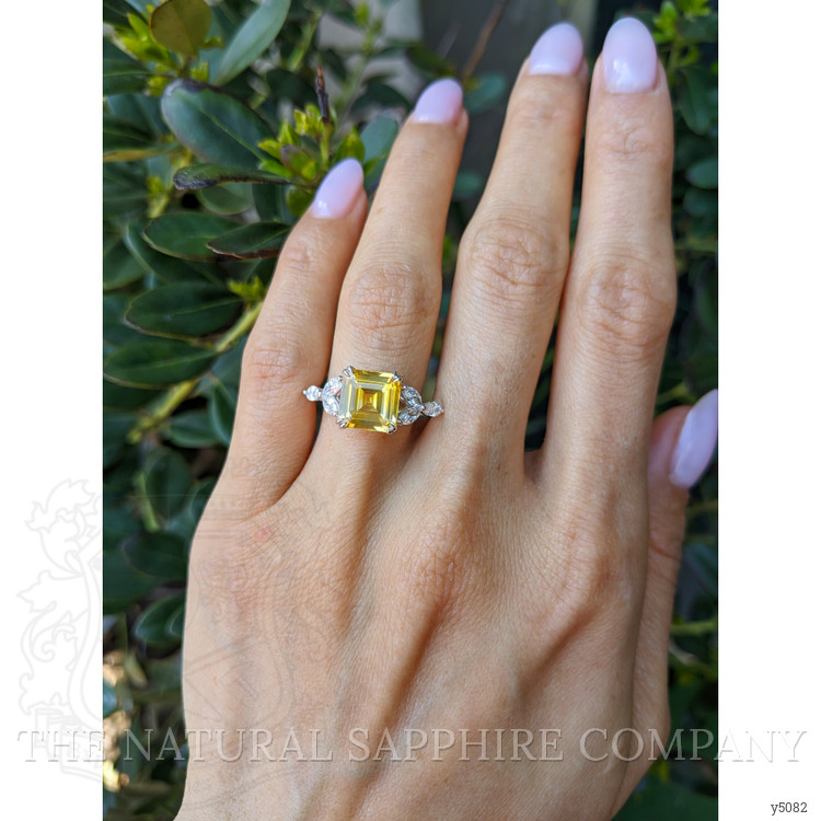 4.06 Ct. Yellow Sapphire from Ceylon (Sri Lanka)