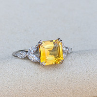 4.06 Ct. Yellow Sapphire from Ceylon (Sri Lanka) Life Style