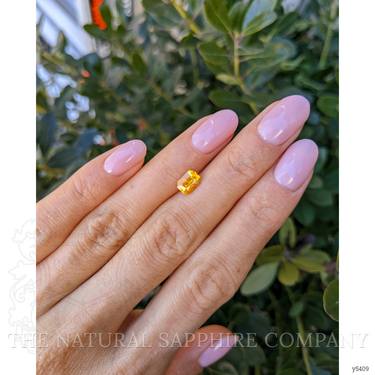 1.11 Ct. Yellowish Orange Sapphire from Ceylon (Sri Lanka)